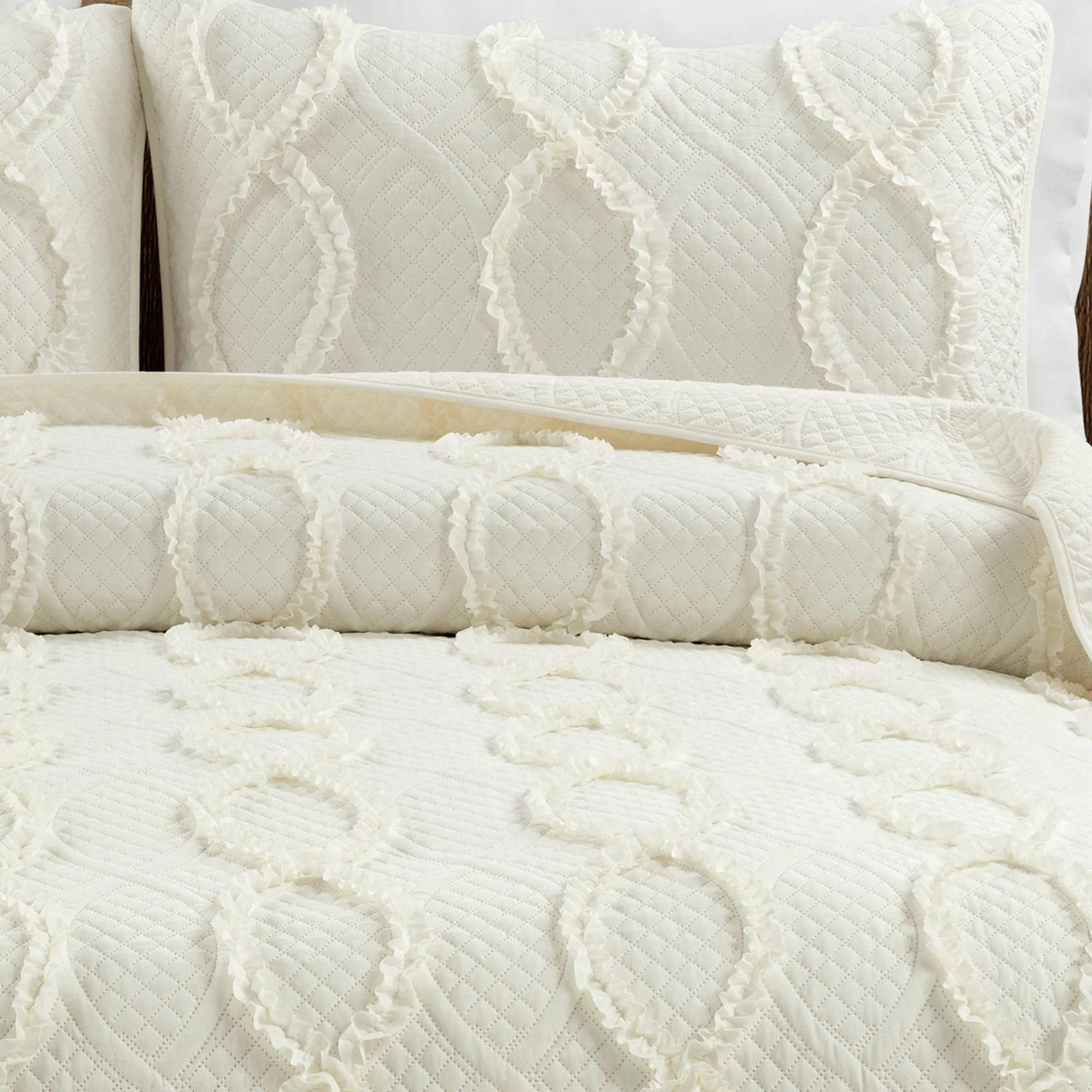 Avon Textured Ruffle Quilt 3 Piece Set