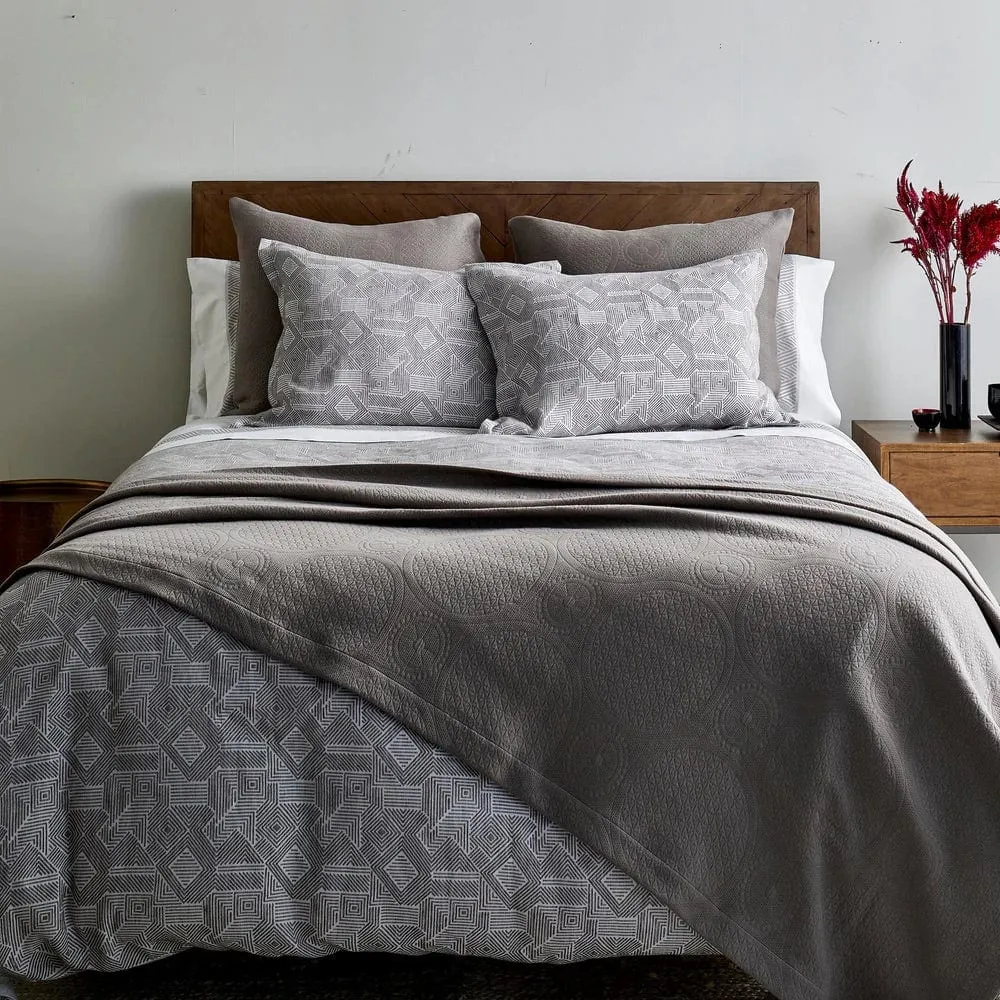 Great Hall Ash Coverlet Set | The Met x Ann Gish