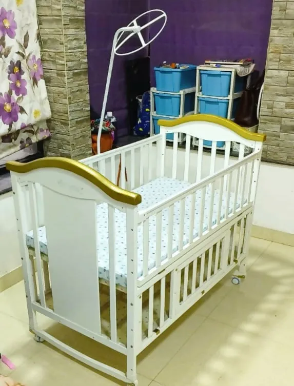 HUNY HUNY 12 in 1 Baby Cot Cum Rocker, Dimensions: 122*66*100 cm